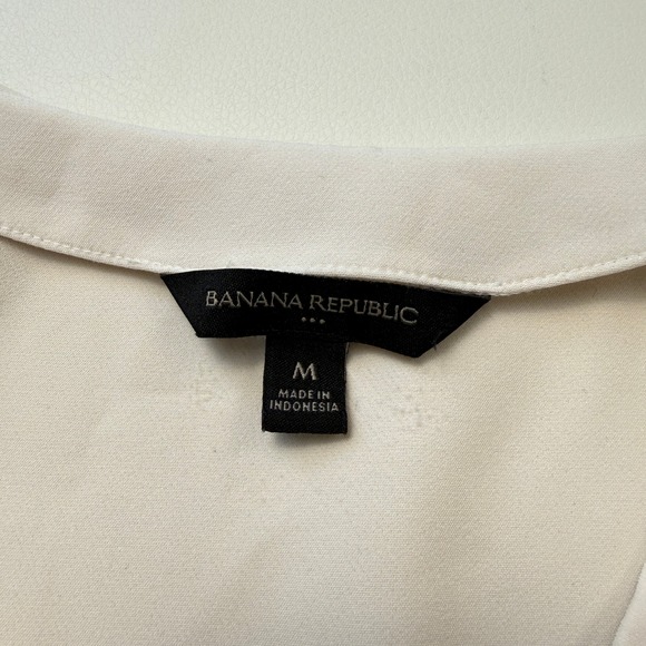 Banana Republic Long Sleeve Blouse Womens Medium Cream Elegant Office Minimalist - Picture 8 of 10